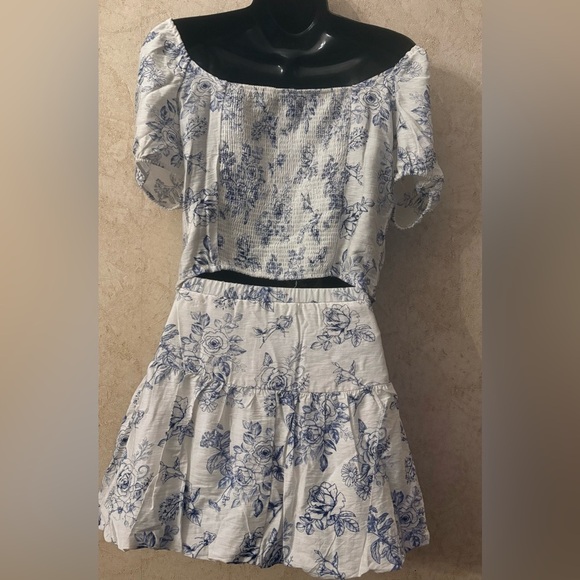 Love Tree 2 Piece Off Shoulder Balloon Skirt Floral Set - Picture 8 of 16